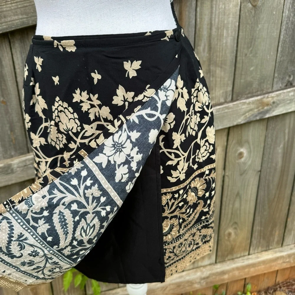 L' Amadei Women's Black Print Wrap Mini Skirt Size 10
